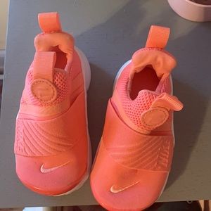 Pair of Toddler size 6c Nike Presto sneakers. Only worn once.